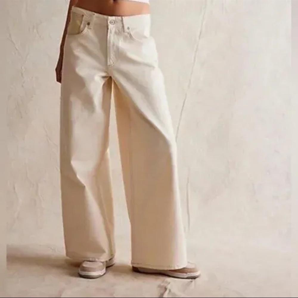 Women's Cream Wide-Leg Jeans